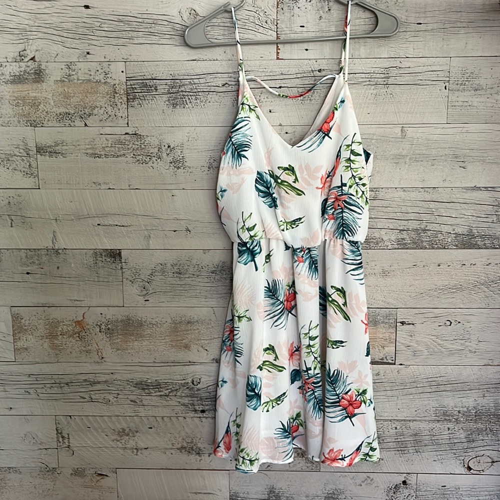 Lush women’s dress. Size medium. - Picture 1 of 4